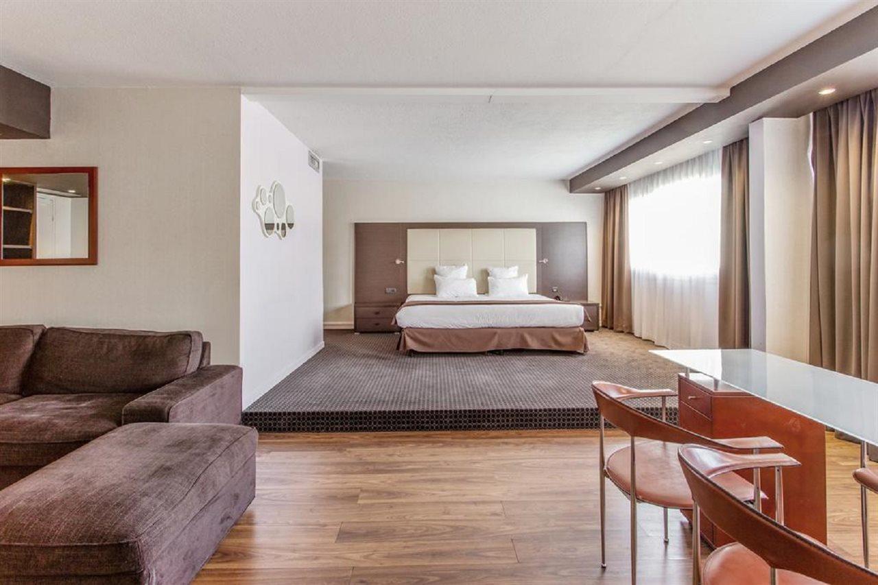 Zenitude Hotel Grenoble Alpexpo Екстер'єр фото